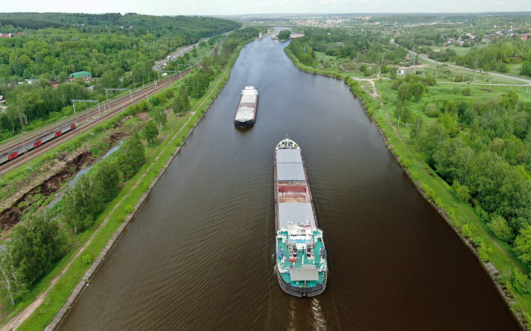 Comment la multimodalité fluviale et ferroviaire transforme le transport de marchandises en Europe